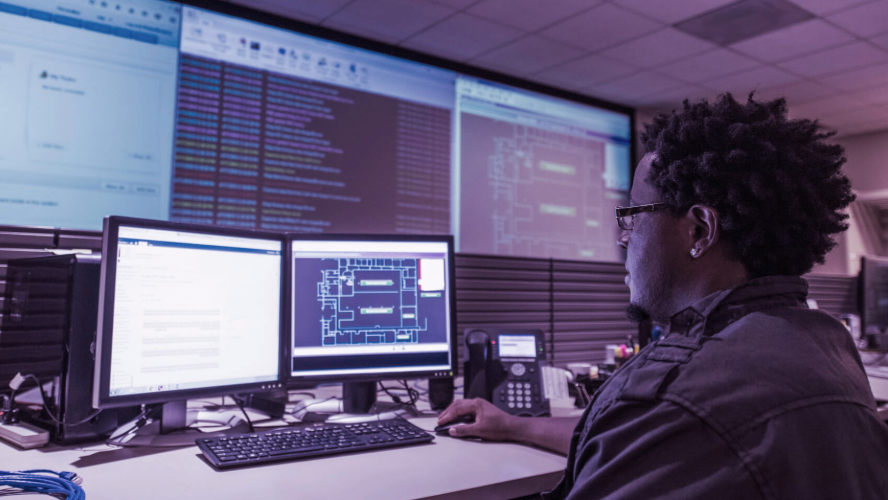 Government-worker-with-projected-computer-Crocus_PPT-888×500